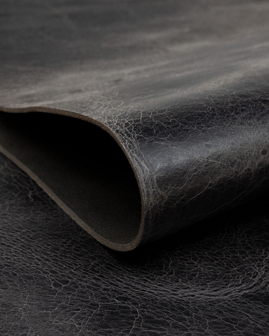 Thick buffalo leather for unique projects (8 - 9 oz.)