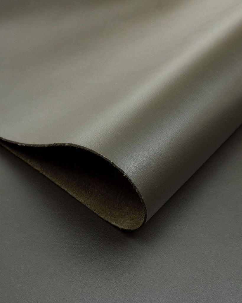 Florence Collection | Firm And Smooth Cowhide Leather With A Classic Look Leer