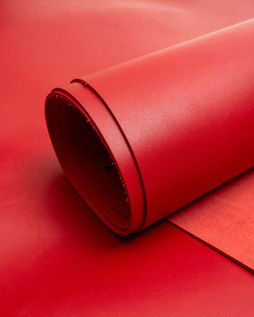 Amaryllis Collection | Firm And Smooth Calf Leather With A Silk Gloss Scarlett / Panel (30 X 20 Cm)