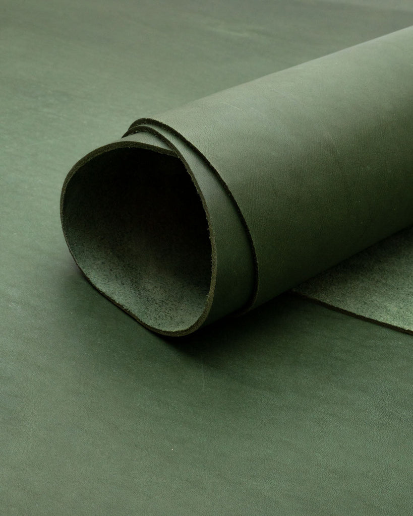 Pecos Raw Collection | Soft Vegetable Tanned Harness Leather Green / 1.0 - 1.2 Mm Panel (30 X 20 Cm)