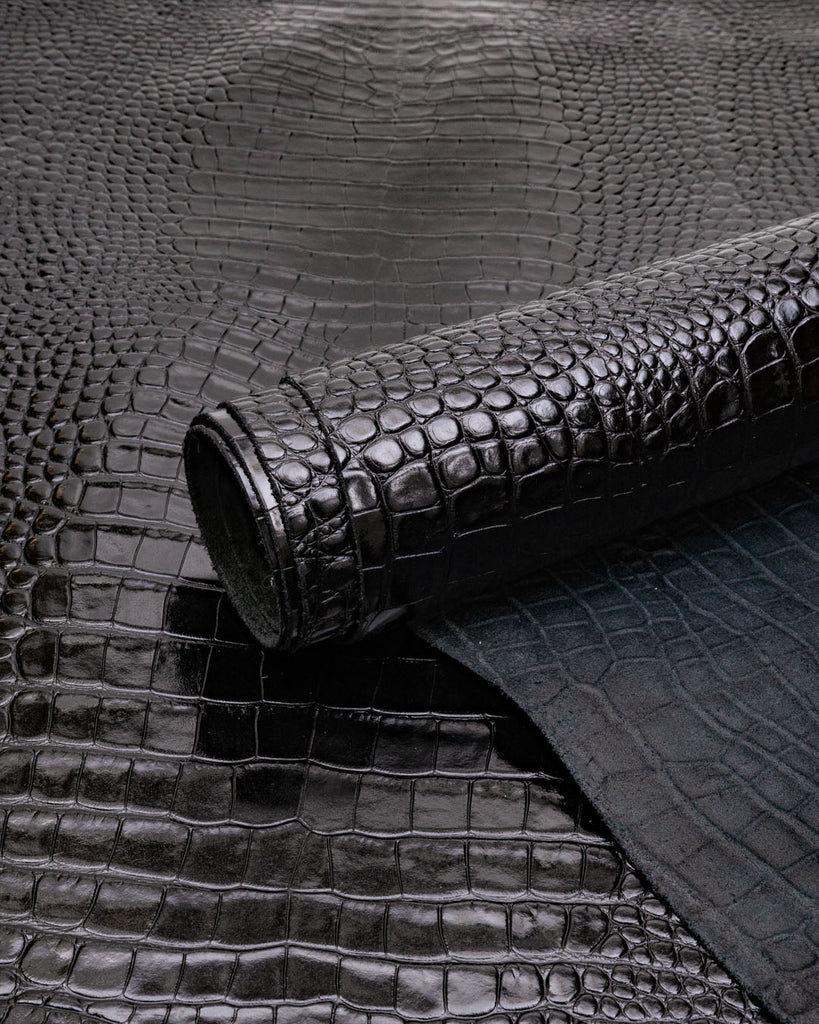 Como Collection | Firm Cow Leather With A Two-Tone Crocodile Print Leer