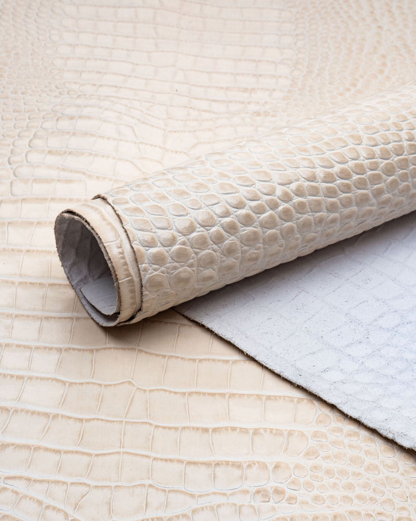 Como Collection | Firm Cow Leather With A Two-Tone Crocodile Print Leer