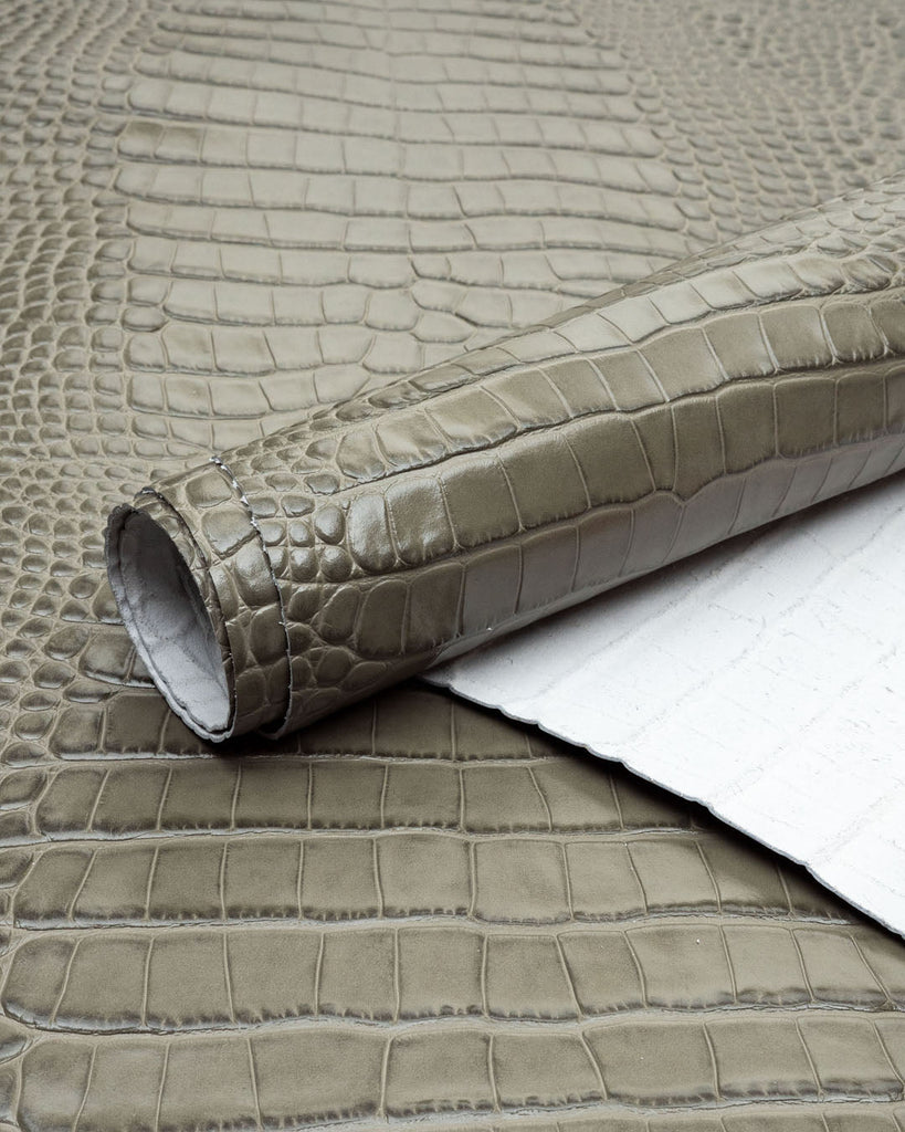 Como Collection | Firm Cow Leather With A Two-Tone Crocodile Print Leer