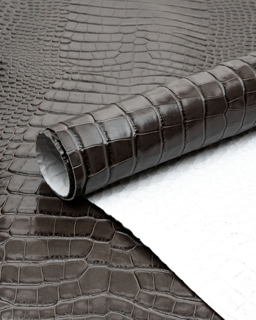 Como Collection | Firm Cow Leather With A Two-Tone Crocodile Print Leer