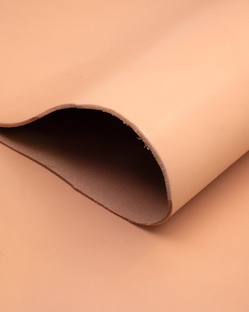 Vienna Collection | Vegetable tanned firm harness leather (2 - 3 oz.) Leer