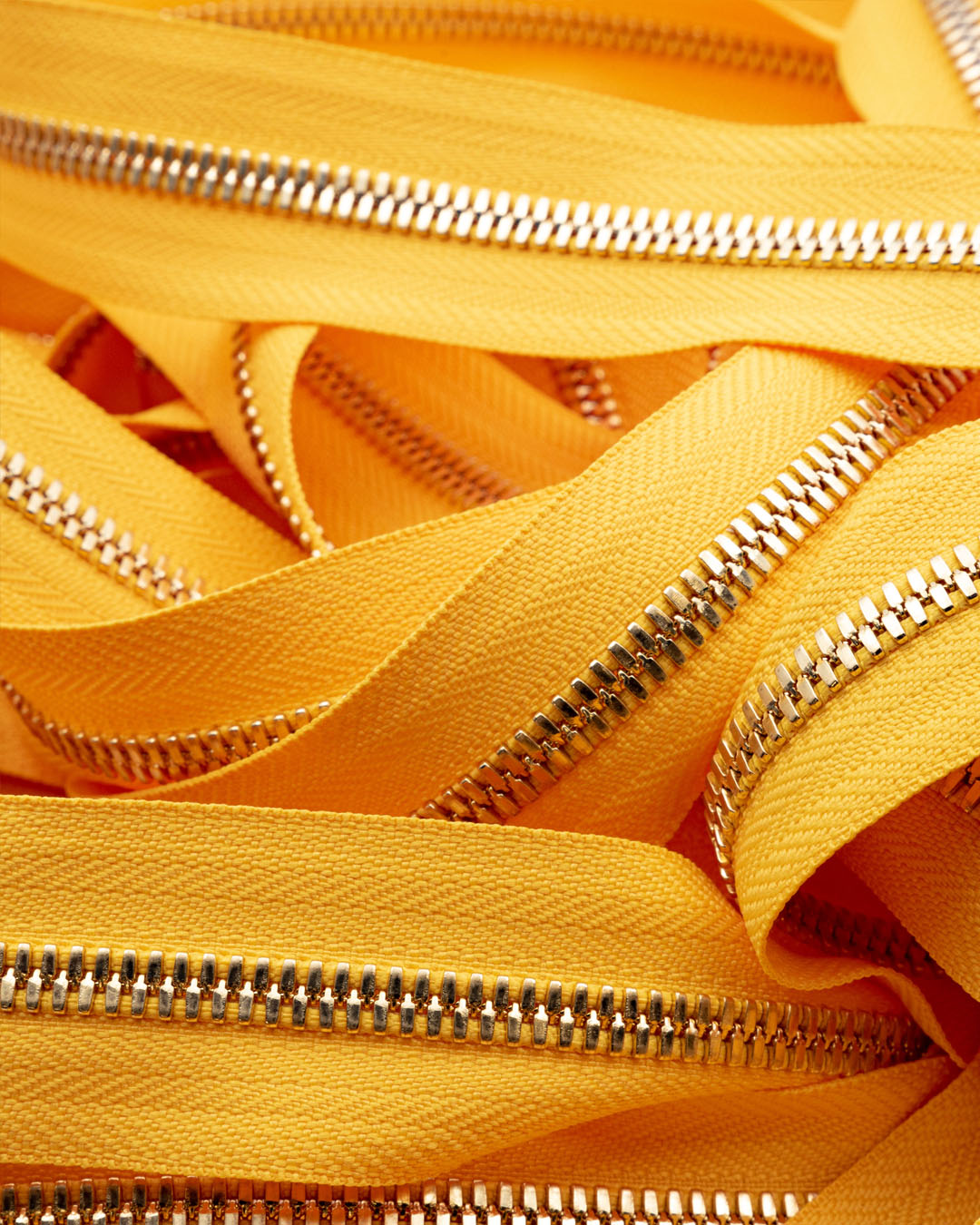 Premium quality YKK zippers - Leatherbox USA