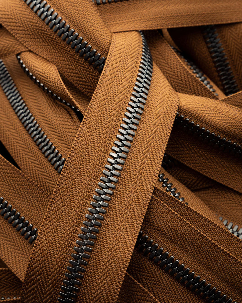 Ykk Excella® | Zipper On Roll Gunmetal Size 5 Old Cognac 859 Ritsen