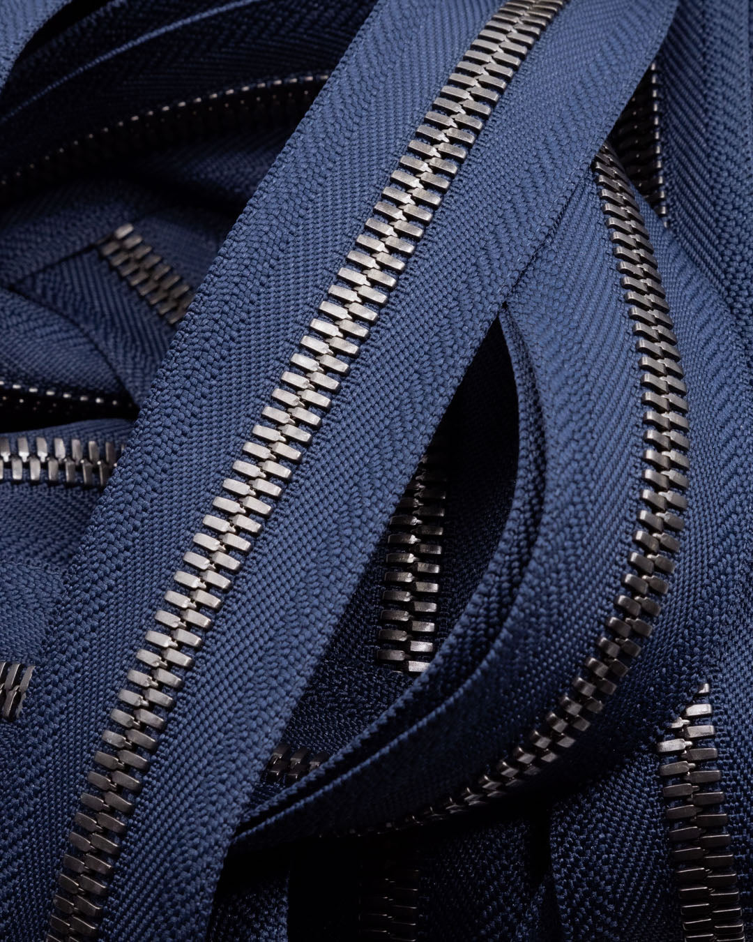 Premium quality YKK zippers - Leatherbox USA