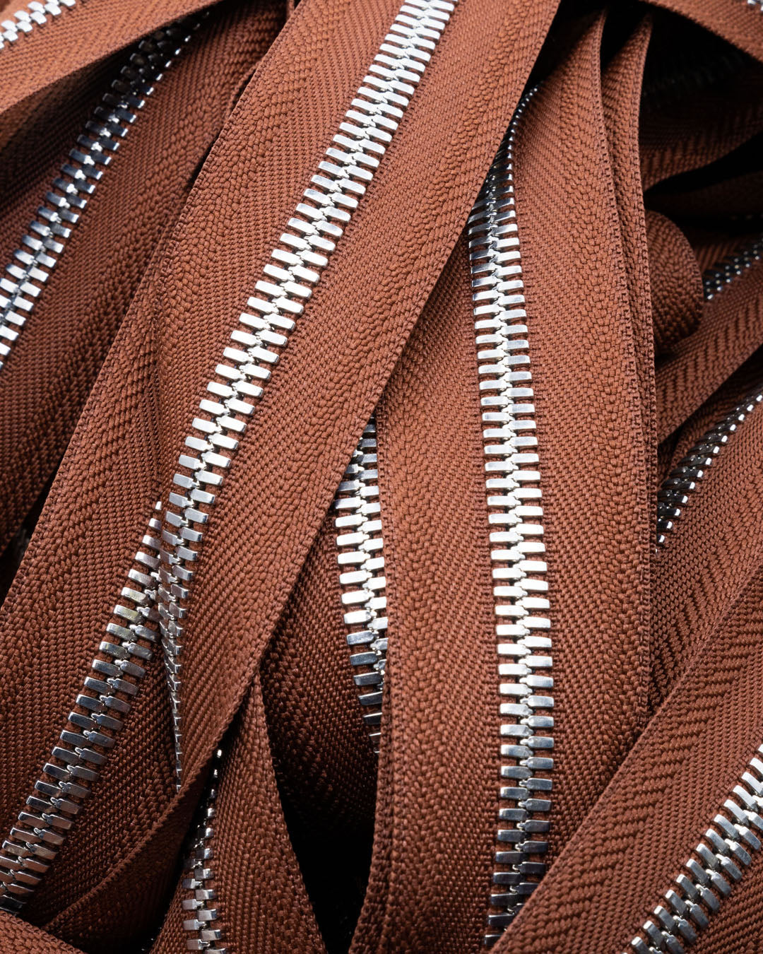 ROCKYN⭐︎ROLL Excella® | Most beautiful YKK silver zipper on a roll