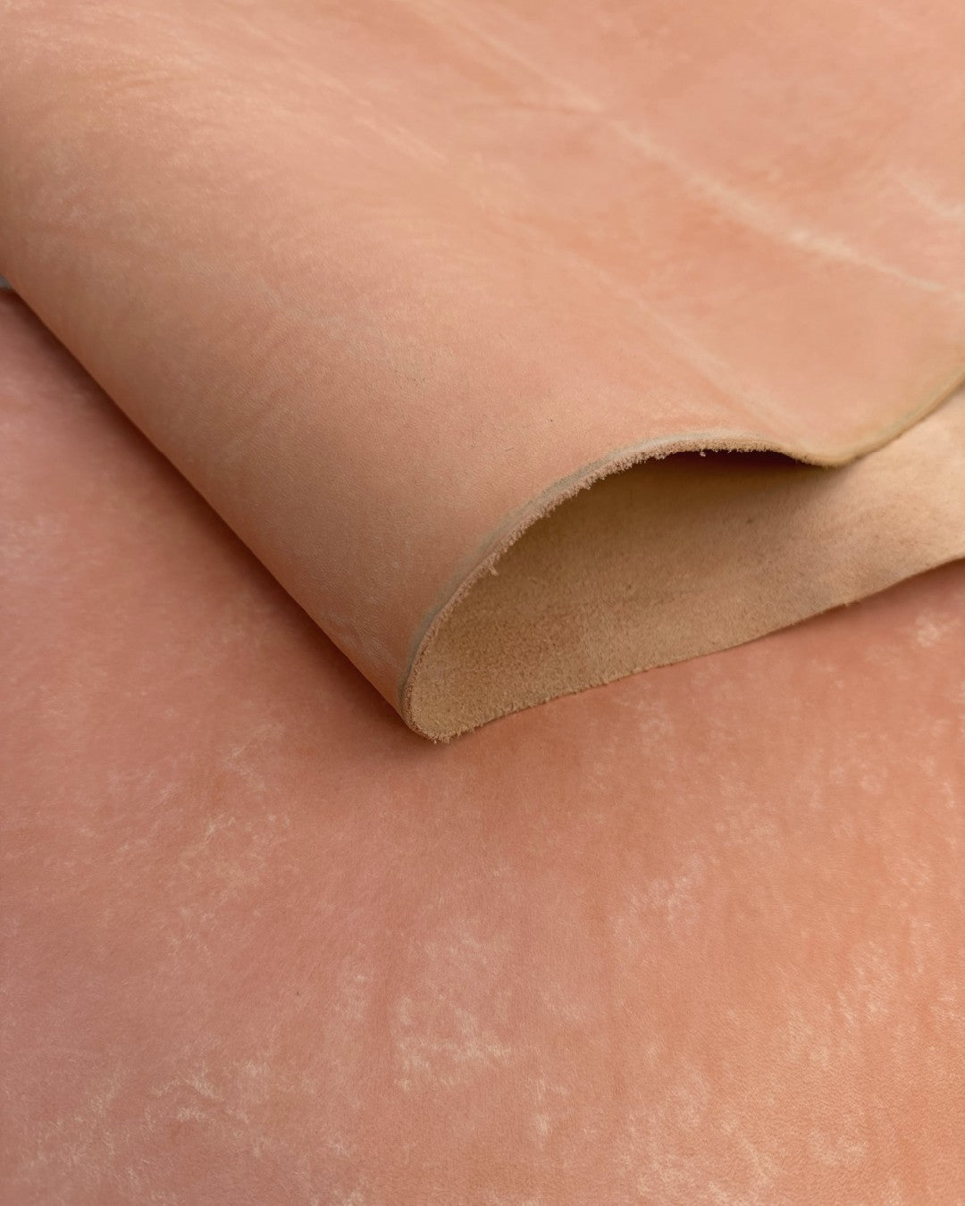 Maya Collection | Vegetable tanned cow leather with a distressed matt