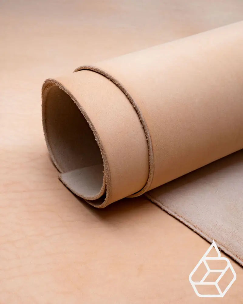 Buy leather or order leather? Leatherbox is the place to be!